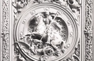 San Giorgio e il drago, porta bronzea
