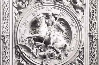 San Giorgio e il drago, porta bronzea